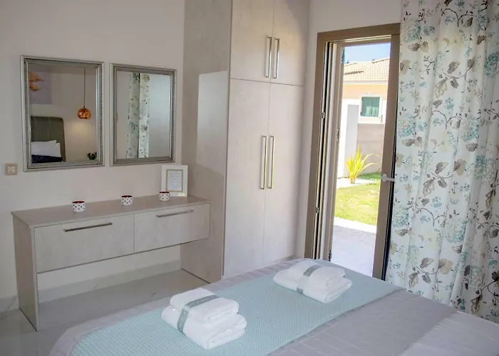 Zante Prime Heated Pool Levanta *